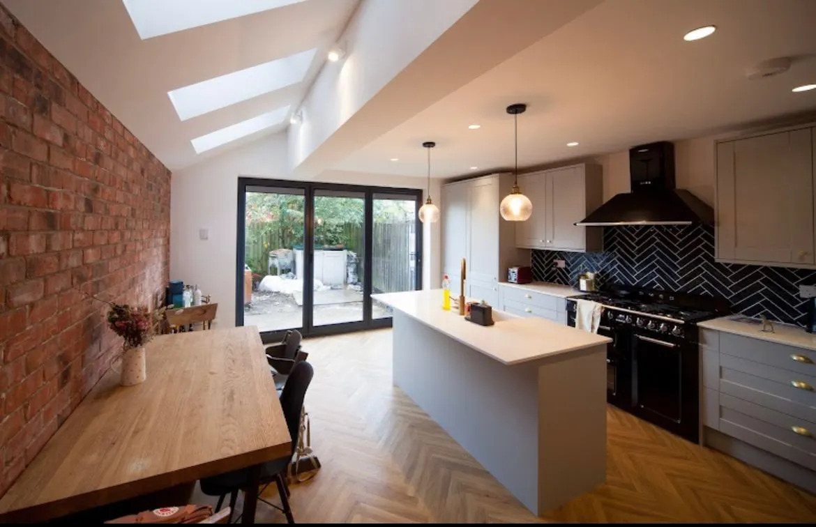 https://buildersstainesuponthames.co.uk/wp-content/uploads/2025/05/030523-26-1.jpg